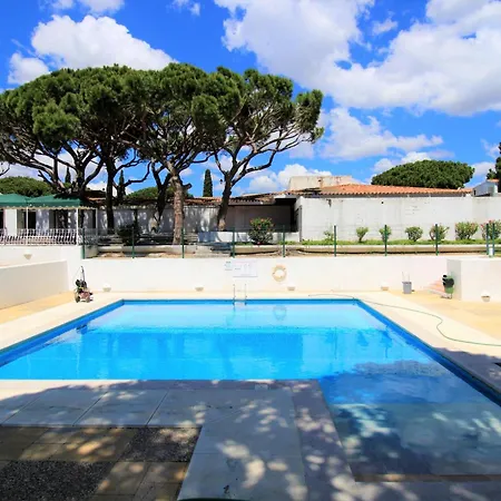 Acoteias With Pool By Homing